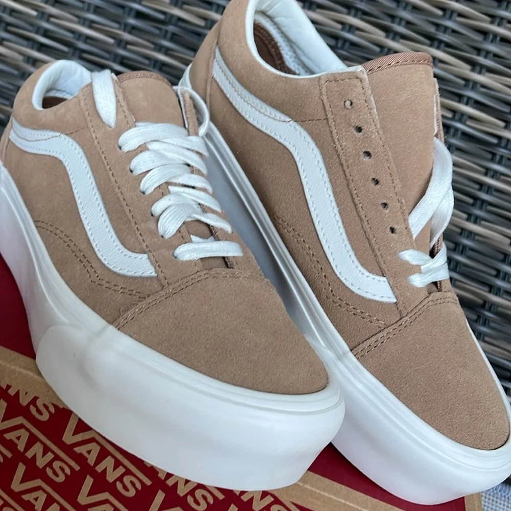 Vans WMNS Old Skool Stacked Soft Suede) Burro/True White VN0A7Q5MB69 Platforms